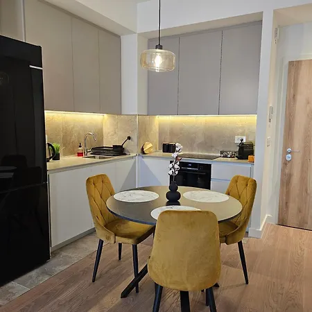 Alpha Lux - Galerija Mall View - Na Vodi *