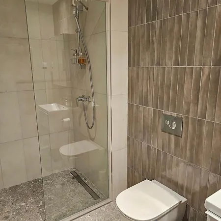 Apartment Alpha Lux - Galerija Mall View - Na Vodi *